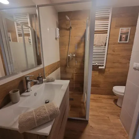 Confortable Y Luminoso Exterior En Apartamento