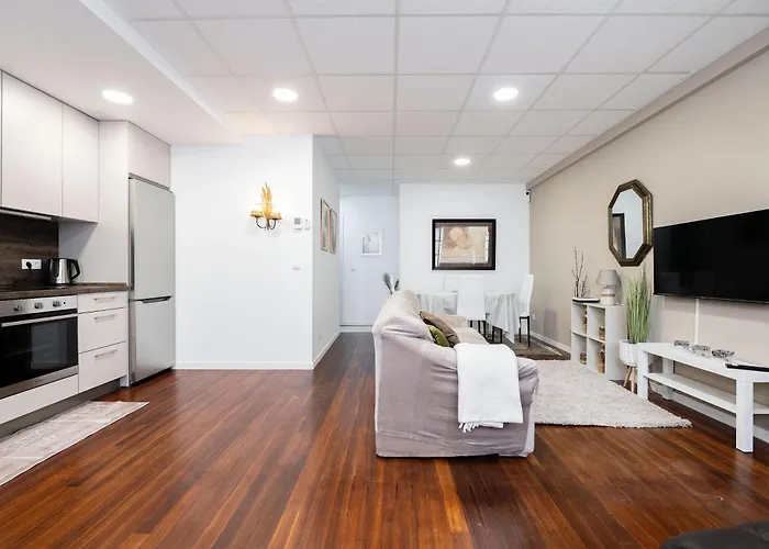 Confortable Y Luminoso Exterior En 아파트