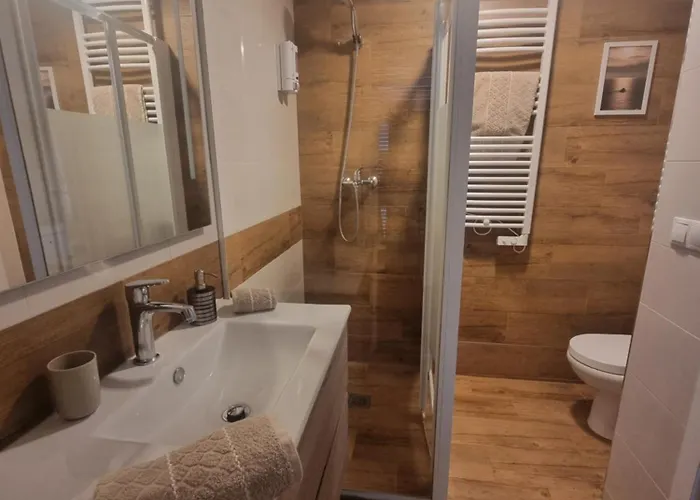 Confortable Y Luminoso Exterior En Apartman